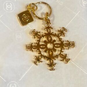 NWOT Chanel 2024 Holiday Snowflake Charm
